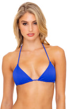 Carica l'immagine nel visualizzatore di Gallery, Model Front: Luli Fama Haut Top Seamless Blue My Mind Orillas
