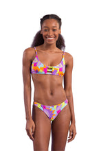 Laden Sie das Bild in den Galerie-Viewer, Model Front: Rio De Sol Haut Top Dreams Bra-Trio
