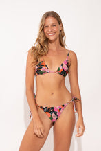 Laden Sie das Bild in den Galerie-Viewer, Model Front: Rio De Sol Bas Bottom Jolie Cheeky-Micro
