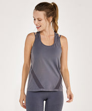 Carica l'immagine nel visualizzatore di Gallery, Model Front: Alto Giro Fitness Haut Regata Sem Costura Grafite
