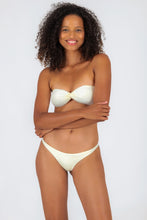 Carica l'immagine nel visualizzatore di Gallery, Model Front: Rio De Sol Bas Bottom Off-White Leblon
