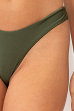 Carica l'immagine nel visualizzatore di Gallery, Image 06: Rio De Sol Bas Bottom Shimmer-Croco Nara
