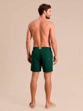 Carica l'immagine nel visualizzatore di Gallery, Model Back: Uv Line Bermuda / Short Pour Homme Shorts Acqua Boxer Military Green Upf50+

