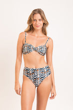 Carica l'immagine nel visualizzatore di Gallery, Model Front: Rio De Sol Bas Bottom Ikat Hotpants
