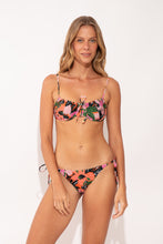 Laden Sie das Bild in den Galerie-Viewer, Model Front: Rio De Sol Bas Bottom Jolie Ibiza-Comfy
