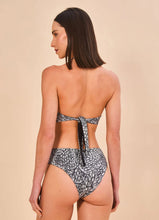 Laden Sie das Bild in den Galerie-Viewer, Model Back: Uv Line Ensemble Set Bandeau Asas Upf50+
