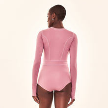 Carica l'immagine nel visualizzatore di Gallery, Model Back: Uv Line Une Pièce Swimsuit Macae Malva Upf50+
