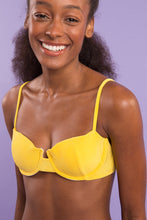 Laden Sie das Bild in den Galerie-Viewer, Image 11: Rio De Sol Haut Top Malibu-Yellow Balconet
