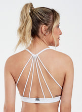 Laden Sie das Bild in den Galerie-Viewer, Model Back: Alto Giro Fitness Haut Top Up Co2 Rolete Frente E Costas Branco
