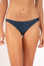 Laden Sie das Bild in den Galerie-Viewer, Gallery: Rio De Sol Bas Bottom Shimmer-Shark Leblon
