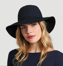 Carica l'immagine nel visualizzatore di Gallery, Model Front: Uv Line Chapeau Souple/Capeline San Remo Preto
