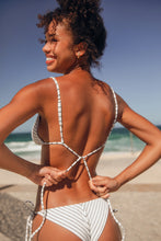 Carica l'immagine nel visualizzatore di Gallery, Image 11: Rio De Sol Ensemble Set Linea-White Lia Cheeky-Tie
