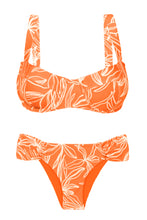 Laden Sie das Bild in den Galerie-Viewer, Product Front: Rio De Sol Ensemble Set Trail-Orange Amelia Baobi
