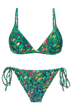 Carica l'immagine nel visualizzatore di Gallery, Product Front: Rio De Sol Ensemble Set Wilds Tri-Fixo Cheeky-Tie
