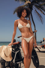 Laden Sie das Bild in den Galerie-Viewer, Image 11: Rio De Sol Bas Bottom Brisa-Offwhite Lacinho
