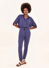 Laden Sie das Bild in den Galerie-Viewer, Model Front: Uv Line Pantalon De Plage Pants Fem Basic Navy Blue Upf50+
