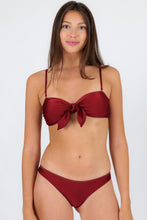 Laden Sie das Bild in den Galerie-Viewer, Gallery: Rio De Sol Ensemble Set Shimmer-Divino Bandeau-Knot Essential
