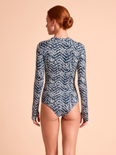 Carica l'immagine nel visualizzatore di Gallery, Model Back: Uv Line Une Pièce Swimsuit Macae Tie Dye Blue Upf50+
