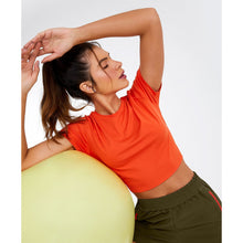Carica l'immagine nel visualizzatore di Gallery, Image 02: Alto Giro Fitness Haut T-Shirt Skin Fit Cropped 1983 Laranja Pitanga
