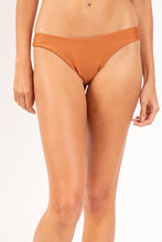 Laden Sie das Bild in den Galerie-Viewer, Gallery: Rio De Sol Bas Bottom Shimmer-Nocciola Nara
