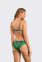 Laden Sie das Bild in den Galerie-Viewer, Model Back: Rio De Sol Bas Bottom Wilds Essential-Comfy
