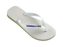 Carica l'immagine nel visualizzatore di Gallery, Model Front: Havaianas Tongs Brasil Logo White
