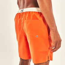 Carica l'immagine nel visualizzatore di Gallery, Image 05: Uv Line Bermuda / Short Pour Homme Shorts Boxer Orange Upf50+
