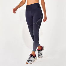 Carica l'immagine nel visualizzatore di Gallery, Model Front: Alto Giro Fitness Bas Legging Hyper Ag Graphic Degrade Preto
