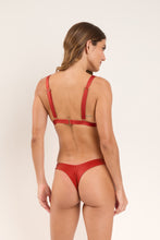 Laden Sie das Bild in den Galerie-Viewer, Model Back: Rio De Sol Haut Top Shimmer-Liquor Alba
