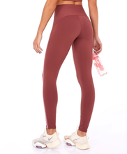 Laden Sie das Bild in den Galerie-Viewer, Model Back: Alto Giro Fitness Bas Legging Bodytex Ii Com Laser E Fusao Marrom Mahogany
