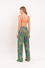 Carica l'immagine nel visualizzatore di Gallery, Model Back: Rio De Sol Pantalon De Plage Wilds Wide Pants
