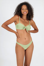 Charger l'image dans la galerie, Model Front: Rio De Sol Haut Top Oliva Bandeau-No
