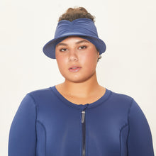 Carica l'immagine nel visualizzatore di Gallery, Model Front: Uv Line Visière Visor Granada Eva Marinho Fosco Upf50+
