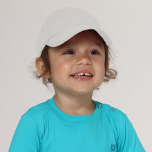 Laden Sie das Bild in den Galerie-Viewer, Model Front: Uv Line Casquette Cap Baby Colors Areia Upf50+
