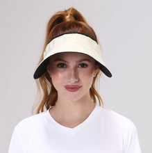 Charger l'image dans la galerie, Model Front: Uv Line Visière Visor Bali Fem Sand Black Upf50+
