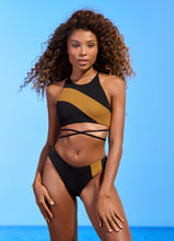 Carica l'immagine nel visualizzatore di Gallery, Model Front: Maaji Haut Top Babydoll Journey Midnight Black
