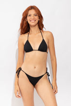 Carica l'immagine nel visualizzatore di Gallery, Model Front: Rio De Sol Bas Bottom Solar-Black Ibiza-Comfy
