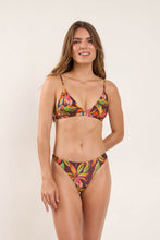 Carica l'immagine nel visualizzatore di Gallery, Model Front: Rio De Sol Ensemble Set Fiore Tri-Fixo Nice-Fio
