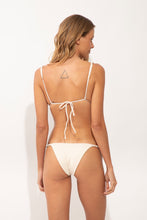Carica l'immagine nel visualizzatore di Gallery, Model Back: Rio De Sol Haut Top Malibu-Natural Lia-Noa
