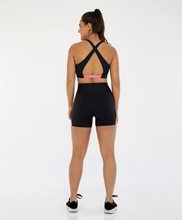 Charger l&#39;image dans la galerie, Model Back: Alto Giro Fitness Bas Bermuda Bodytex Barriga Zero E Bolso Preto
