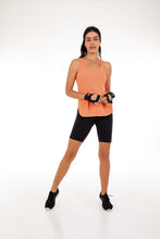 Charger l&#39;image dans la galerie, Model Front: Alto Giro Fitness Bas Bermuda Supplex Meia Coxa Preto
