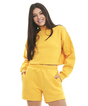 Charger l&#39;image dans la galerie, Model Front: Alto Giro Fitness Haut Cropped M3Cbs Gola Alta Amarelo Amber
