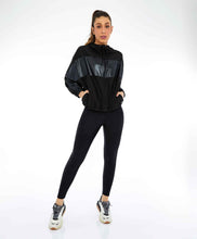 Charger l&#39;image dans la galerie, Image 08: Alto Giro Fitness Haut Jaqueta Tecnospan Recortes Preto
