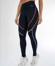Charger l&#39;image dans la galerie, Model Front: Alto Giro Fitness Bas Legging Hyper Galoes E Bolso Preto
