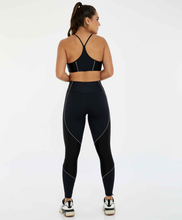 Charger l&#39;image dans la galerie, Model Back: Alto Giro Fitness Bas Legging Hyper Recortes Atlanta Preto
