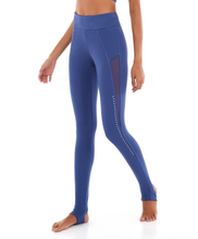 Charger l&#39;image dans la galerie, Model Front: Alto Giro Fitness Bas Legging Staff Com Tule E Silk Azul Movement
