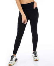 Charger l&#39;image dans la galerie, Model Front: Alto Giro Fitness Bas Legging Unique Recortes Preto
