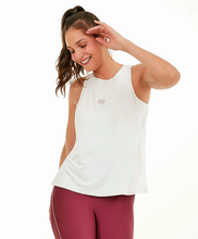 Charger l&#39;image dans la galerie, Model Front: Alto Giro Fitness Haut Ragata Radiosa Abertura Costas Off White
