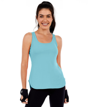 Charger l&#39;image dans la galerie, Model Front: Alto Giro Fitness Haut Regata Skin Fit Alongada Gola V Azul Waters
