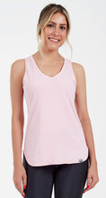 Charger l&#39;image dans la galerie, Model Front: Alto Giro Fitness Haut Regata Skin Fit Alongada Gola V Rosa Clara
